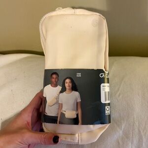 GapFit Belt Bag in Whitecap Gray (Cream) - NEW